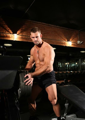 FITNESS & BEAUTY: Derek Russo